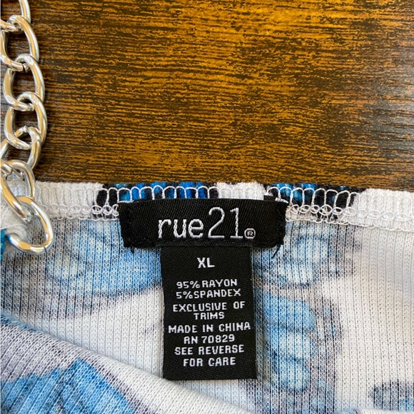 Butterfly Tanktop - Picture 2 of 2